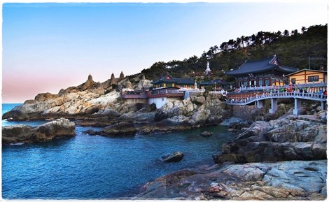 最靠近海邊的寺廟：海東龍宮寺