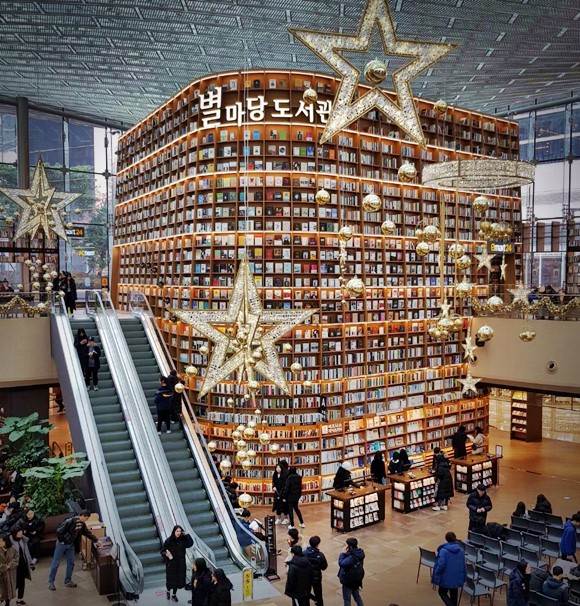 首爾IG打卡新興景點～星空圖書館